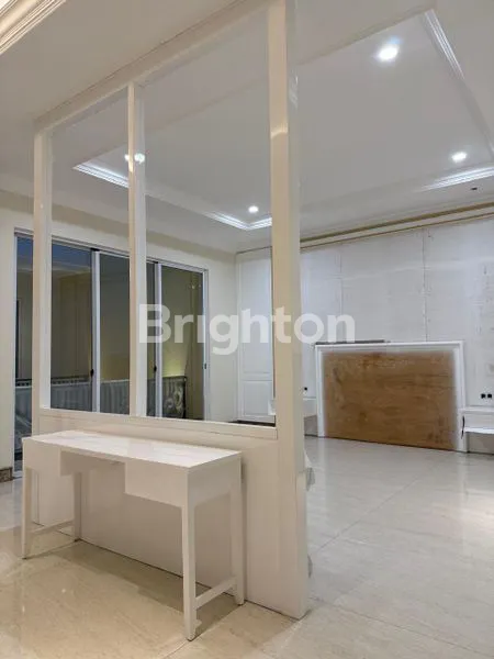 image RUMAH MEWAH DI GRAHA FAMILI, DEKAT PAKUWON MALL (2)