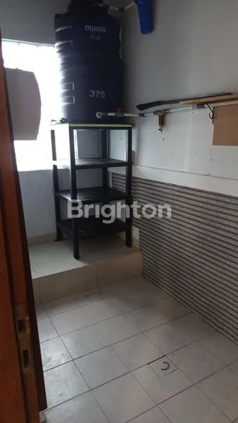 image RUMAH 1 LANTAI SEMIFURNISHED RENON HADAP SELATAN (6)