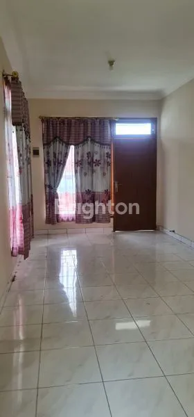 image RUMAH 2 LANTAI SIAP HUNI KALIDERES JAKBAR (3)