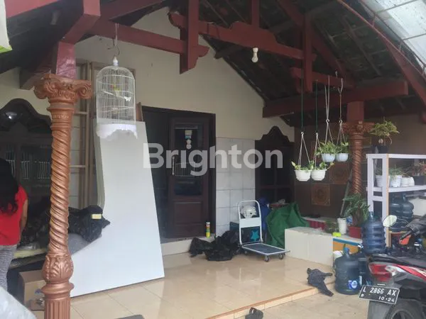 image RUMAH STRATEGIS DI MEDAYU UTARA, DEKAT  KAMPUS UPN SURABAYA (2)