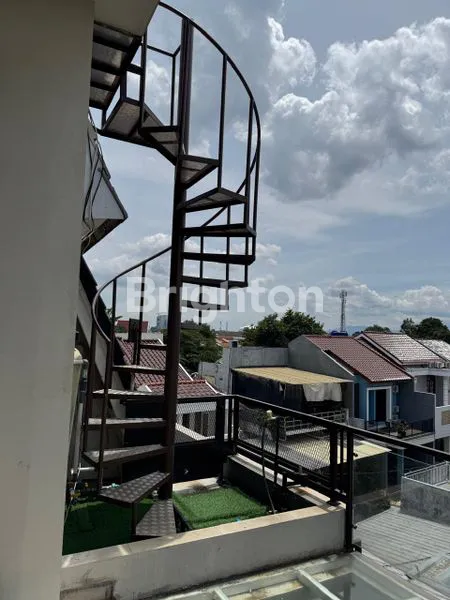 image HUNIAN CANTIK 4 LANTAI SIAP HUNI DI TUGU CIMANGGIS DEKAT UI ADA  KOLAM RENANG DAN ROOFTOP (7)