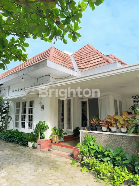 image RUMAH KOLONIAL EKSKLUSIF 722M² DI PANDEYAN, DEKAT MALIOBORO (1)