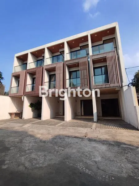 image RUMAH BARU!!! KEBAYORAN PAKUBUWONO SENAYAN PERMATA HIJAU JAKARTA SELATAN  (1)