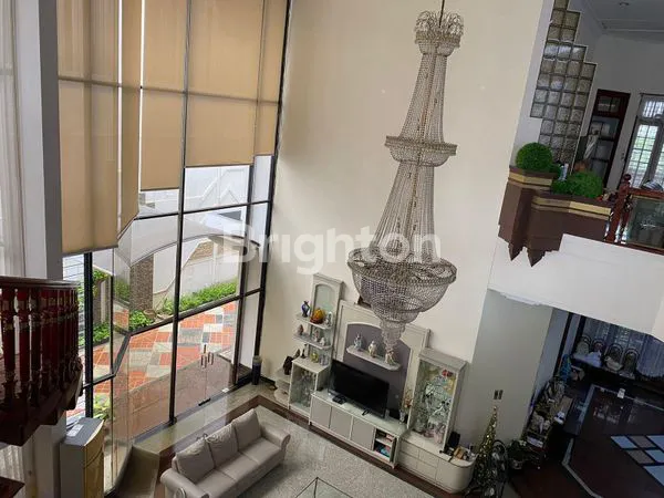 image RUMAH MEWAH SIAP HUNI TENGAH KOTA (5)