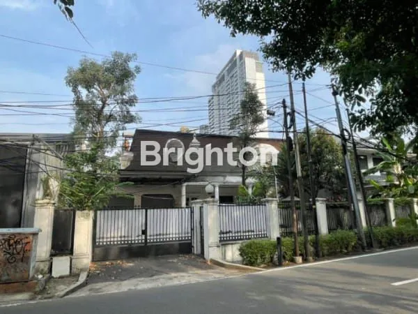 image RUMAH BESAR DI LOKASI STRATEGIS SIAP HUNI COCOK UNTUK BISNIS DI PERMATA HIJAU, JAKARTA SELATAN\\N\\NTURUN HARGA!!!  (4)