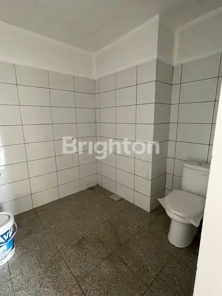 image RUKO PINGGIR JALAN AREA KAMPUS UNUD JIMBARAN ZONA RAMAI COCOK UNTUK BISNIS (4)