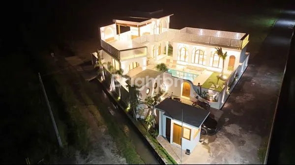 image VILLA MODERN JAUH DARI KEBISINGAN (1)