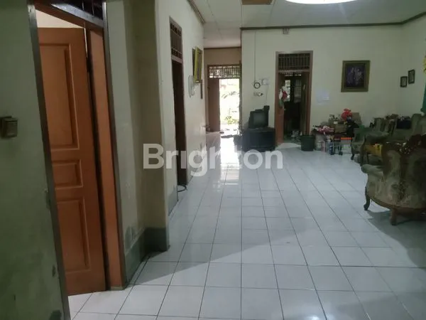 image RUMAH SECOND DIATAS TANAH LUAS, JALAN DEPAN LEBAR, AKSES TOL, DEKAT FASUM & BEBAS BANJIR DI PESANGGRAHAN JAKARTA SELATAN  (5)