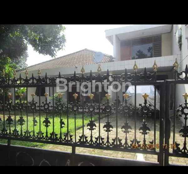 image RUMAH SECOND DIATAS TANAH LUAS, JALAN DEPAN LEBAR, AKSES TOL, DEKAT FASUM & BEBAS BANJIR DI PESANGGRAHAN JAKARTA SELATAN  (1)