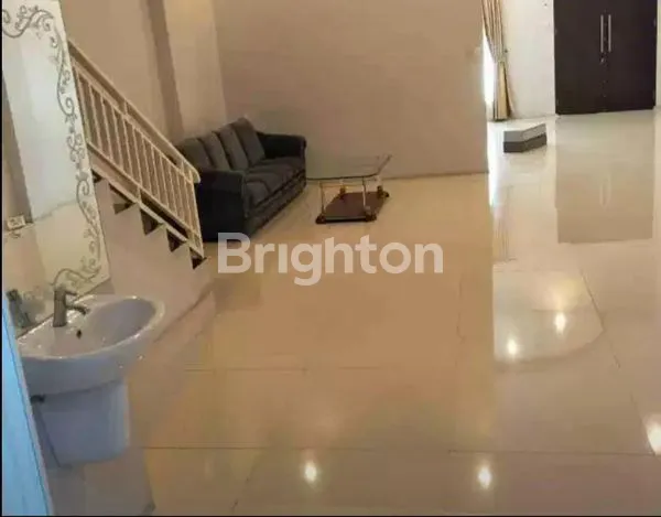 image RUMAH 2 LANTAI SIAP HUNI DI POLONIA, MEDAN POLONIA (2)