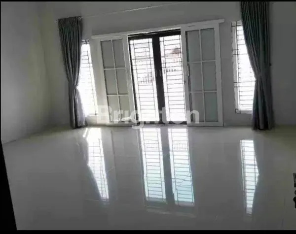 image RUMAH 2 LANTAI SIAP HUNI DI POLONIA, MEDAN POLONIA (4)
