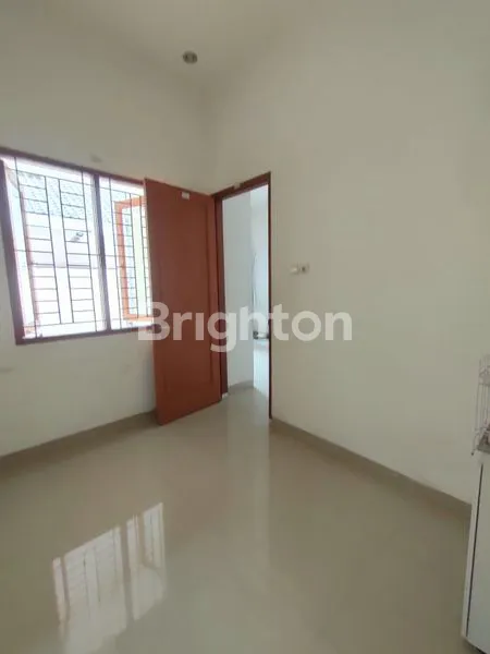 image TURUN HARGA! DIJUAL RUMAH 2 LANTAI (3)