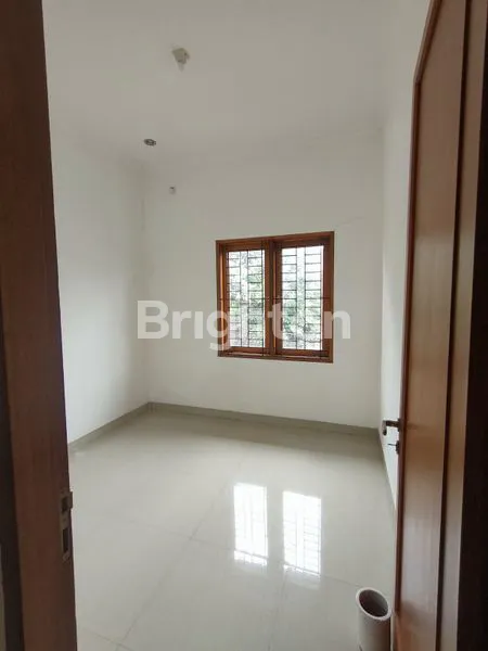 image TURUN HARGA! DIJUAL RUMAH 2 LANTAI (6)