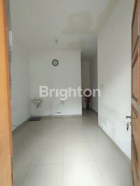 image TURUN HARGA! DIJUAL RUMAH 2 LANTAI (2)