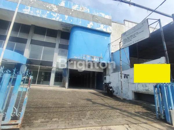 image GUDANG PERKANTORAN EX SHOWROOM MOBIL LOKASI DIPINGGIR JALAN UTAMA (1)