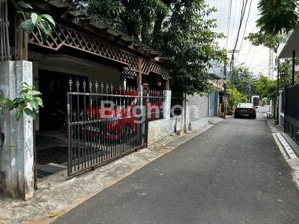 image RUMAH  DI JANTUNG JAKARTA PUSAT – BENHIL PEJOMPONGAN HUNIAN PREMIUM SEKALIGUS PELUANG INVESTASI BERNILAI TINGGI (1)