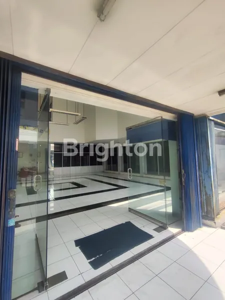 image GUDANG EX SHOWROOM DAN BENGKEL MOBIL (5)