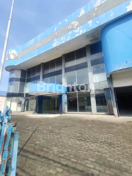 image GUDANG EX SHOWROOM DAN BENGKEL MOBIL (7)