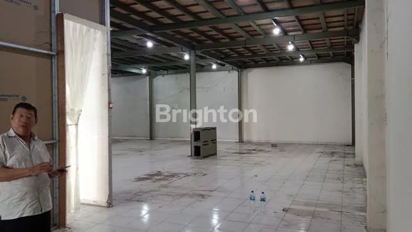 image SEWA GUDANG STRATEGIS, LT 393M² LB 700M², BISA PARKIR TRUK (4)