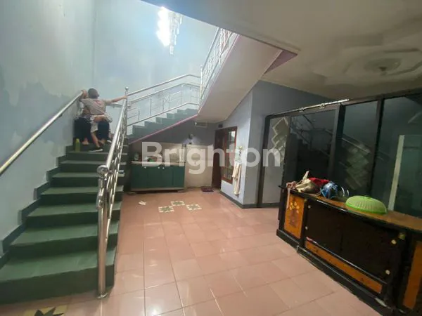 image RUMAH MEWAH 5 KT DI MADIUN, DEKAT RS & HOTEL (4)