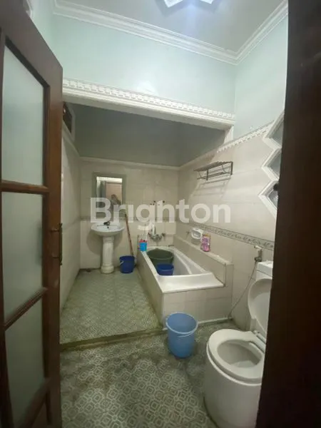 image RUMAH MEWAH 5 KT DI MADIUN, DEKAT RS & HOTEL (8)