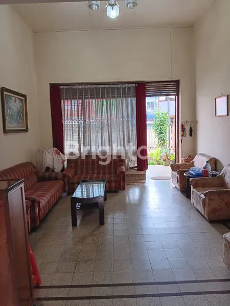 image RUMAH VINTAGE LUAS DAN TERAWAT DI JALAN POROS PROVINSI KOTA MALANG (3)