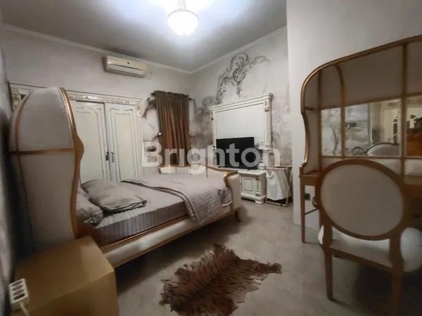 image RUMAH SEMI FURNISHED LUAS DI JALAN CAKRAWALA SEMARANG BARAT (2)
