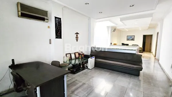 image RUMAH MEWAH 2 LANTAI FULL FURNISH DI TUBAGUS ANGKE (6)