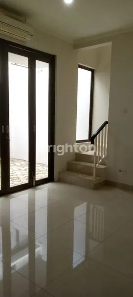 image RUMAH BAGUS SIAP HUNI  DI BINTARO JAYA SEKTOR IX (8)