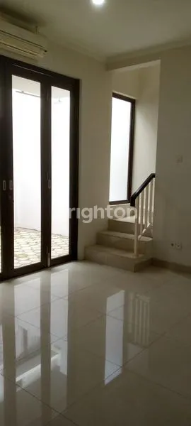 image RUMAH BAGUS SIAP HUNI  DI BINTARO JAYA SEKTOR IX (6)