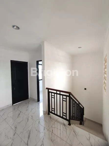 image RUMAH BANGUNAN BARU 3 LANTAI + ROOFTOP DI CLUSTER GREEN ASRI – CIRENDEU, PISANGAN CIPUTAT (4)