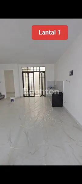 image TOWNHOUSE CANTIK DI KOMPLEK JEWEL GARDEN, MEDAN (2)