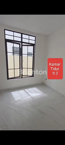 image TOWNHOUSE CANTIK DI KOMPLEK JEWEL GARDEN, MEDAN (6)