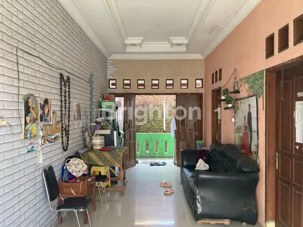 image RUMAH 2 LANTAI DEKAT KAMPUS UNISRI & SIMPANG JOGLO SOLO (4)