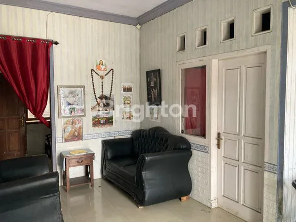 image RUMAH 2 LANTAI DEKAT KAMPUS UNISRI & SIMPANG JOGLO SOLO (7)