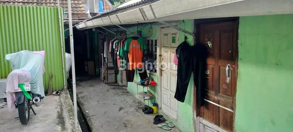 image RUMAH HOEK HITUNG TANAH DI HEMAT JELAMBAR JAKARTA BARAT (1)