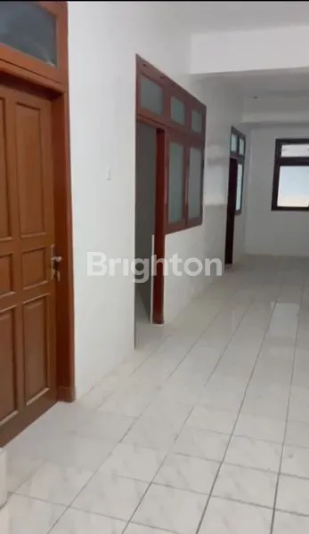 image RUKO 3 LANTAI DI GATOT SUBROTO  (5)