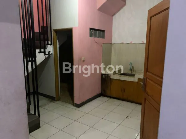 image RUMAH  JL. MEKARBARU BLOK KEMUNING CIBALIGO PERMAI KEC.PARONGPONG KABUPATEN BANDUNG BARAT LUAS TANAH: 62MTINGKAT : 3 SERTIFIKAT SHM (7)