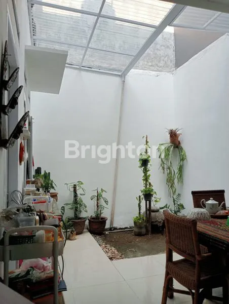 image DIJUAL RUMAH DALAM TOWNHOUSE DI LIMO, SUDAH DIRENOVASI DAN DIRAWAT PEMILIK. (5)