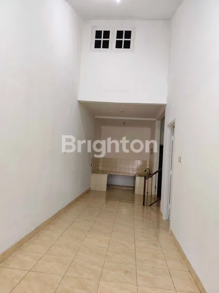 image RUMAH 1 ½ LANTAI 2 KT CARPORT 1 MOBIL DI SUNTER JAKARTA UTARA (4)