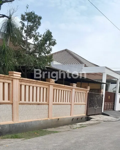 image RUMAH HOOK DI PEMUKIMAN TENANG PESANGGRAHAN JAKSEL (2)