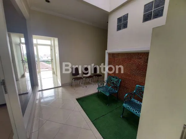 image RUMAH MEWAH DI JUAL DI BUKITSARI SEMARANG (8)