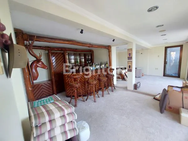 image RUMAH MEWAH DI JUAL DI BUKITSARI SEMARANG (3)