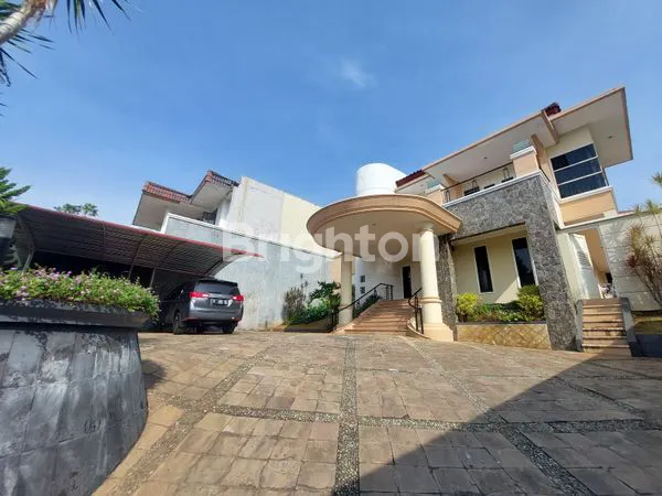 image RUMAH MEWAH DI JUAL DI BUKITSARI SEMARANG (1)