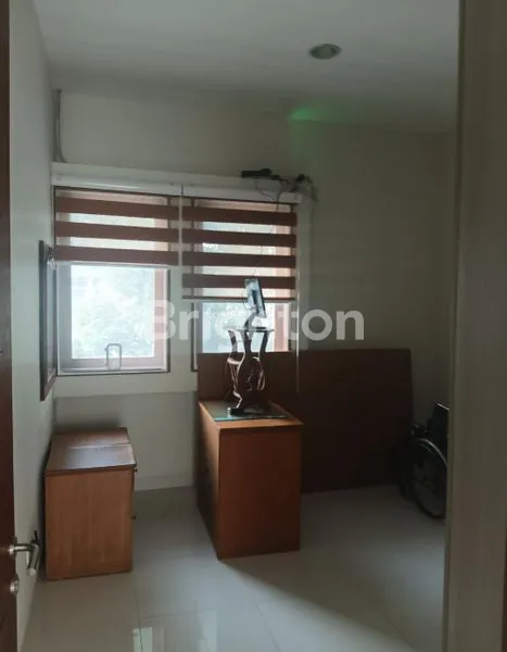 image RUMAH MEWAH 2 LANTAI DI LIPPO KARAWACI, (3)