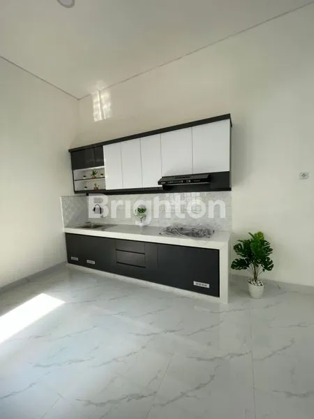 image RUMAH BARU MINIMALIST DAN CANTIK DI BSD KENCANA LOKA (7)