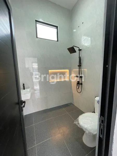 image RUMAH BARU MINIMALIST DAN CANTIK DI BSD KENCANA LOKA (6)