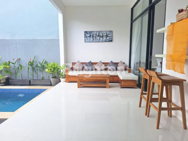 image SEWA TAHUNAN BULANAN VILLA TROPIS MODERN NYAMAN FULL FURNISHED UBUD VIEW SAWAH 2 KAMAR (8)