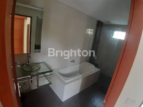 image VILLA MINIMALIS 3KT 1 MENIT KE PANTAI TANJUNG BENOA (8)