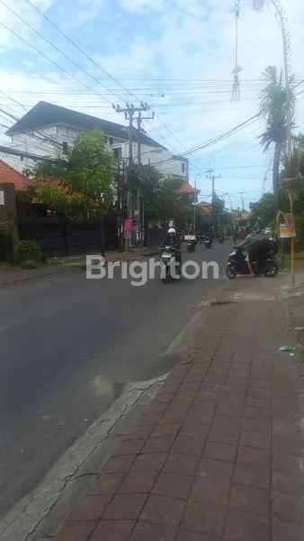 image LOKASI PREMIUM CANGGU, PARKIR LUAS (2)